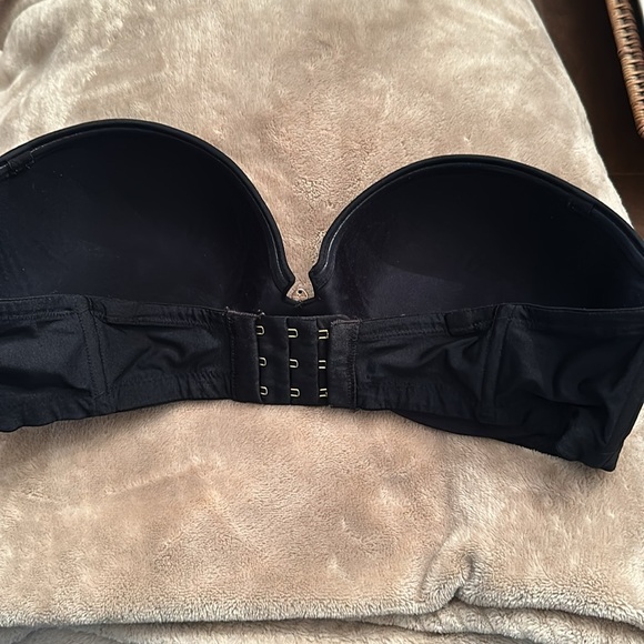 Black strapless bra - Picture 2 of 3